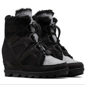 Sorel: Joan of Arctic II suede wedge boot